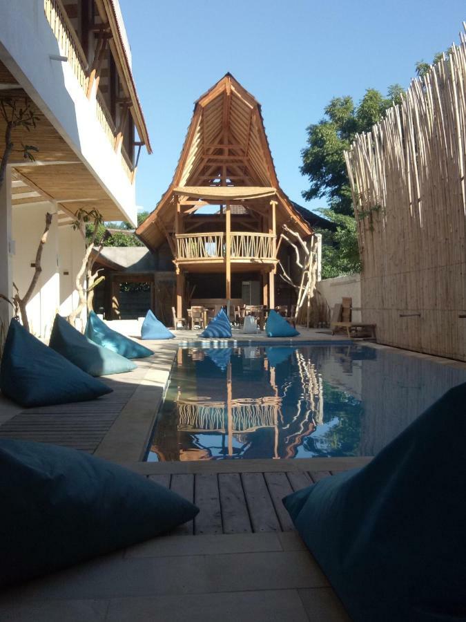 The 5 Brothers Hotel Гили Траванган Экстерьер фото